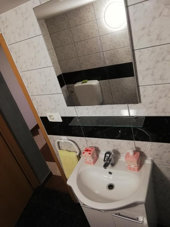 Apartman Cvita Tkon Exteriör bild